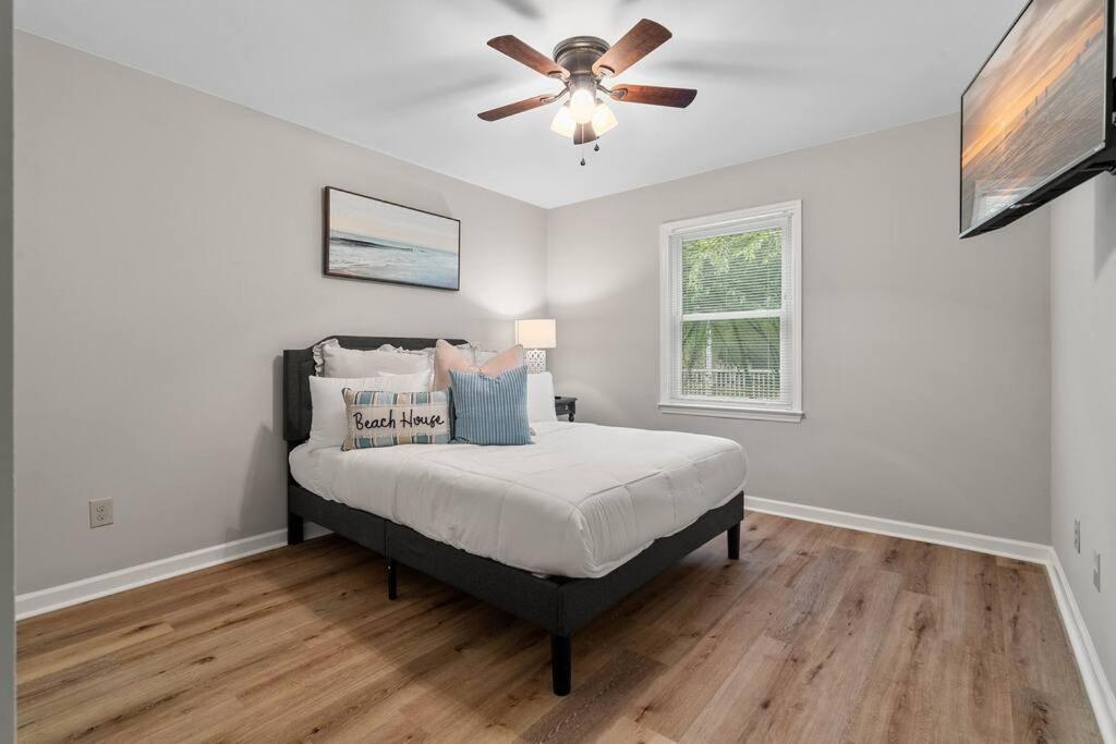 Cozy Lake Home - Jacuzzi King Bed Marina Access Mooresville Εξωτερικό φωτογραφία