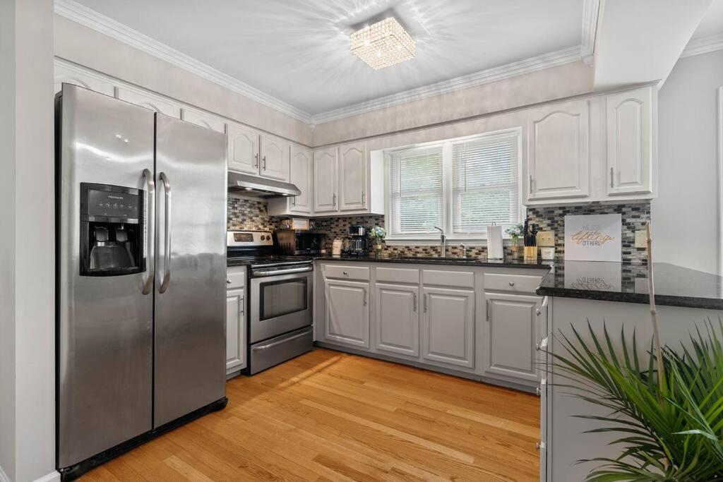 Cozy Lake Home - Jacuzzi King Bed Marina Access Mooresville Εξωτερικό φωτογραφία