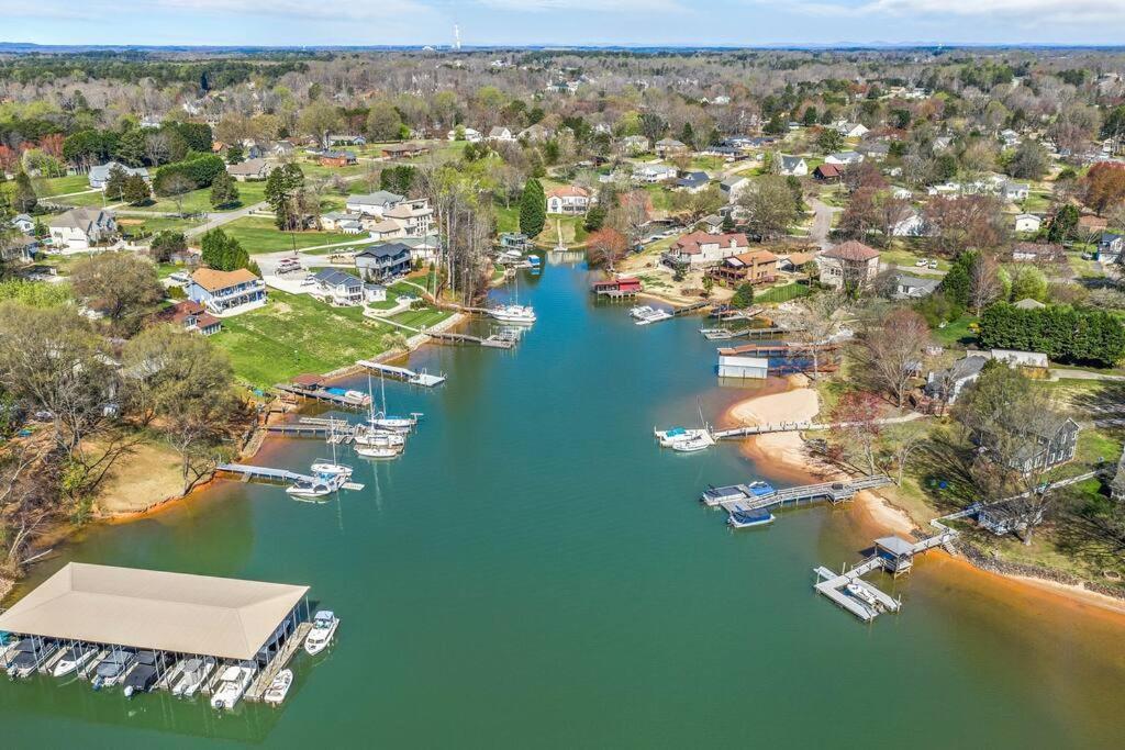Cozy Lake Home - Jacuzzi King Bed Marina Access Mooresville Εξωτερικό φωτογραφία
