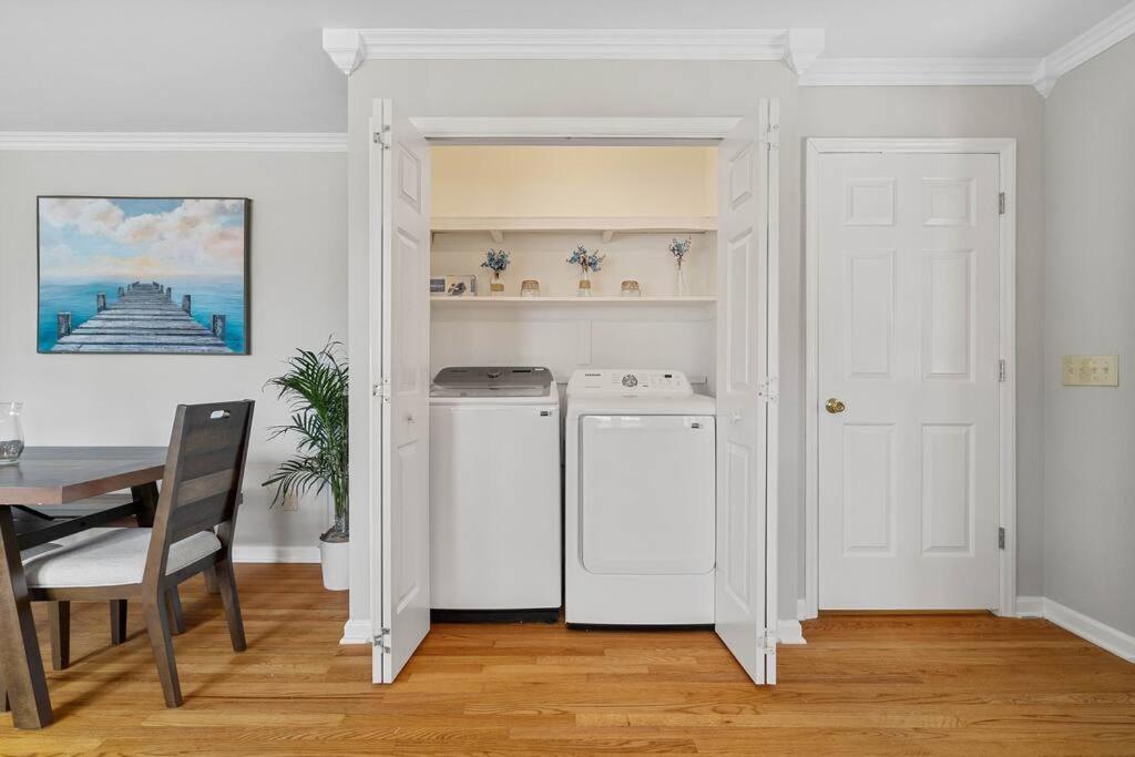 Cozy Lake Home - Jacuzzi King Bed Marina Access Mooresville Εξωτερικό φωτογραφία